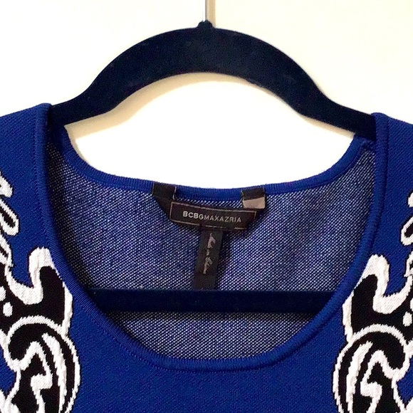 BCBGMaxAzria Size Large Blue + White Knit Ellena Dress - Picture 3 of 11